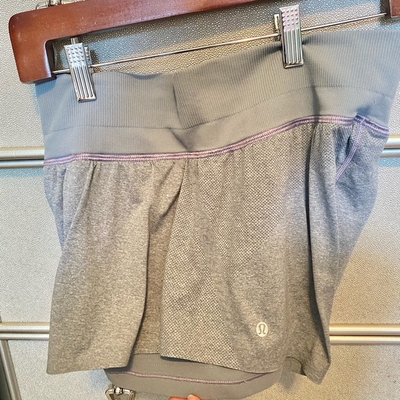 Lululemon shorts - Picture 4 of 8